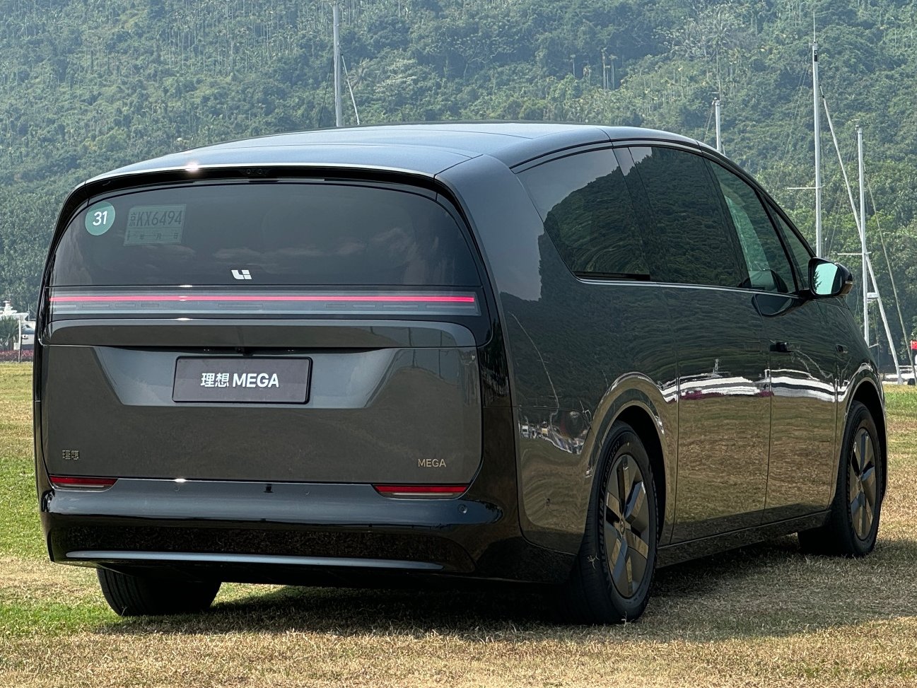 Electric MPV Mega with 5C High Power Charging